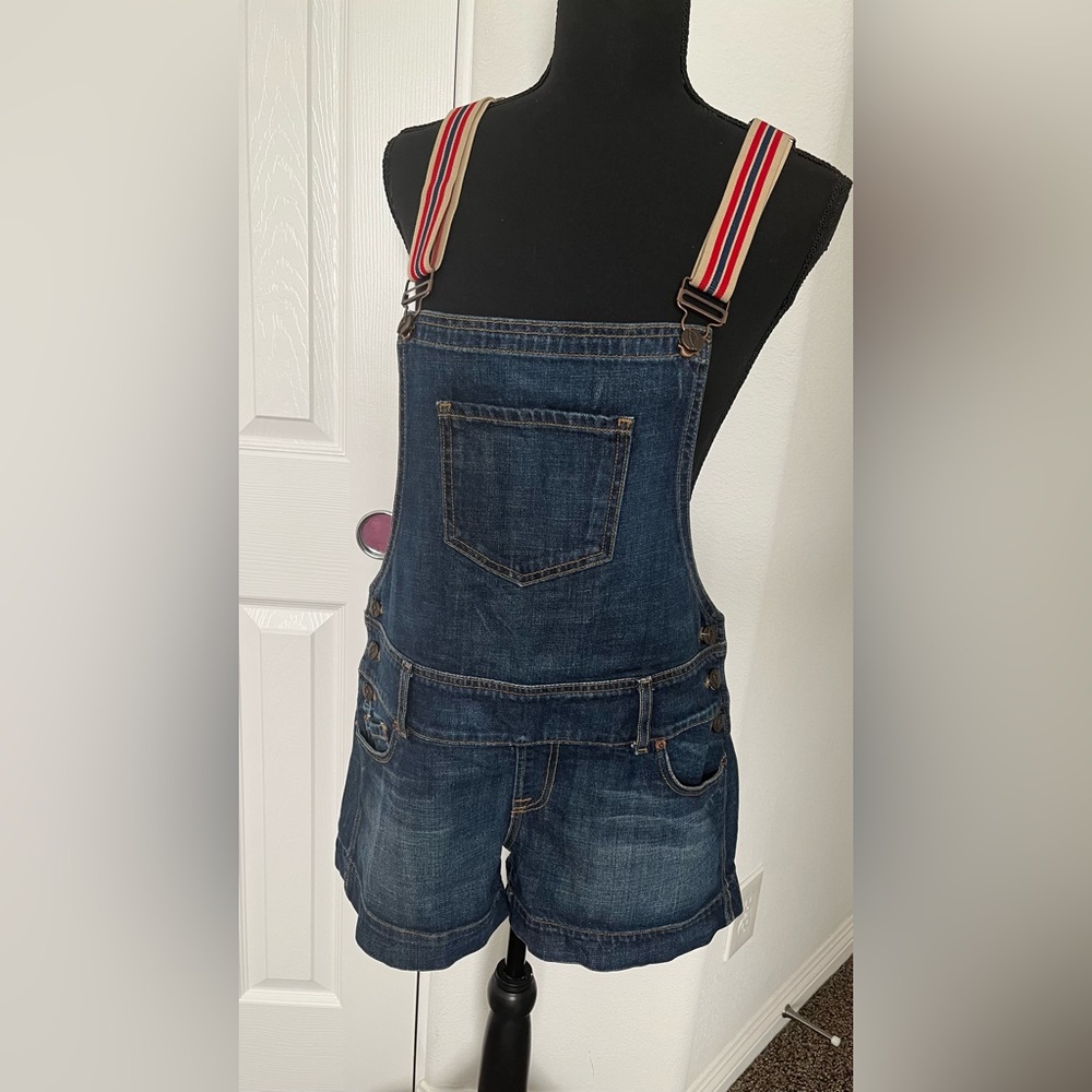 collection of denim overalls, casual look.